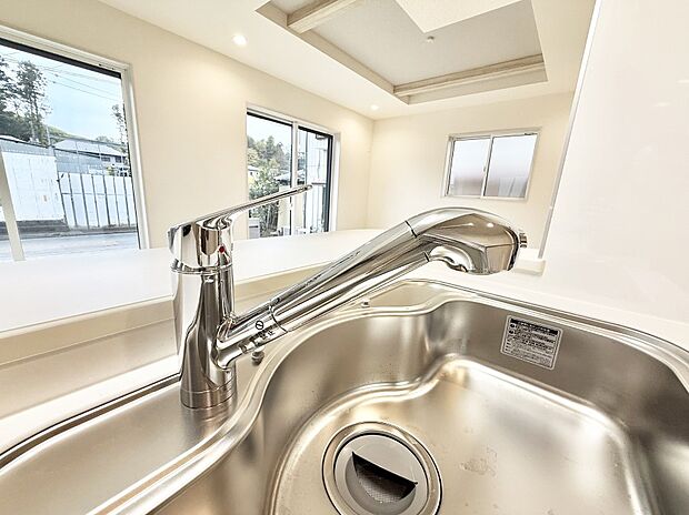 【浄水器】■不純物をしっかり除去して安心して飲めます