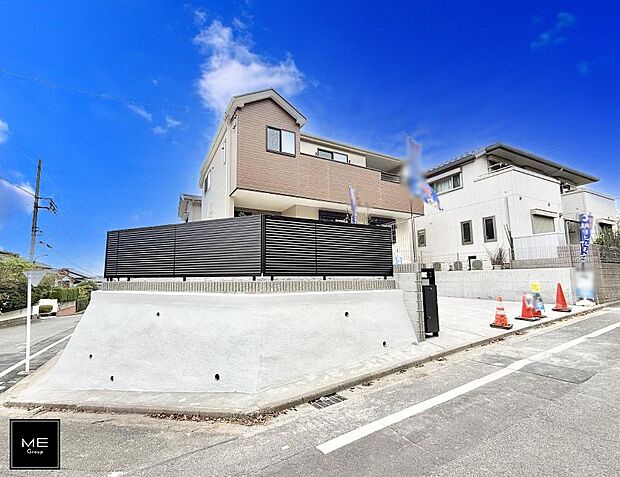 【現地外観写真】■暮らしを彩る充実した設備仕様が備わった住まい