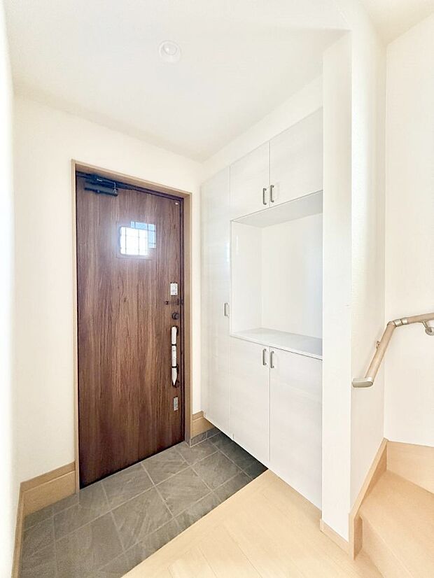 【玄関】■ ここから始まる一日、すっきり整った玄関