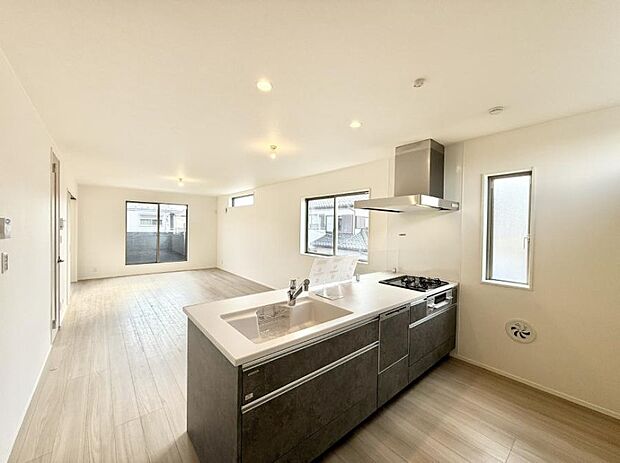 【ダイニングキッチン】■キレイに片付く、使いやすいキッチン