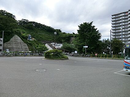 ＪＲ横須賀線「田浦」駅 960m(12分)