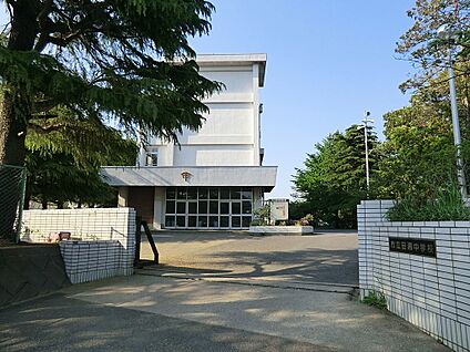 横須賀市立田浦中学校 850m(11分)