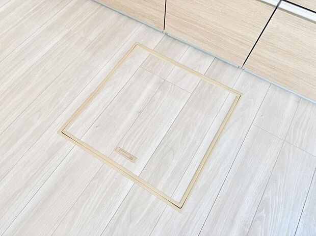 【床下収納】■隠れた収納スペースで家全体がスッキリ