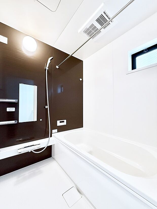 【浴室】■一日の疲れを癒す、心落ち着く空間です