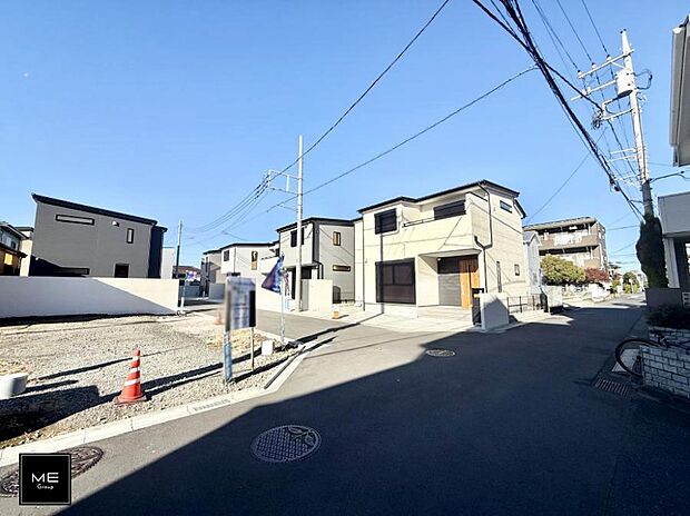 【前面道路含む現地写真】■この道を歩けば、毎日が少し特別になる