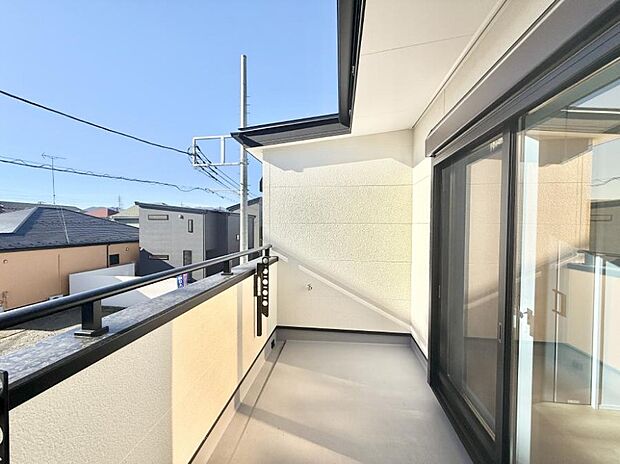 【バルコニー】■ 空を眺めながら、ほっと一息つける特別な空間