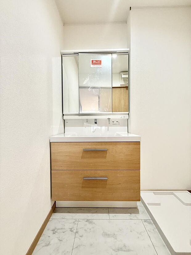 【洗面台・洗面所】■朝の準備がスムーズにできる広さです