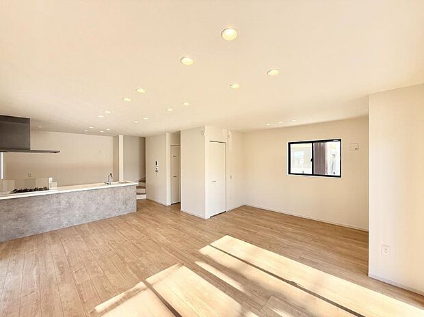 【ダイニング】■家族の笑顔があふれる、くつろぎの空間