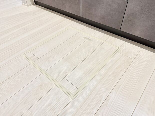 【床下収納】■隠れた収納スペースで家全体がスッキリ