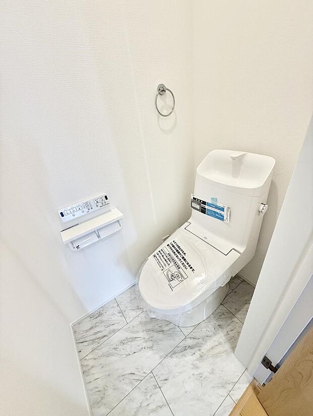 【トイレ】■毎日使う場所だからこそ、清潔感溢れる空間