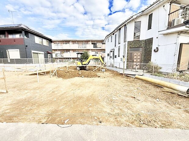 【現地外観写真】■暮らしを彩る充実した設備仕様が備わった住まい