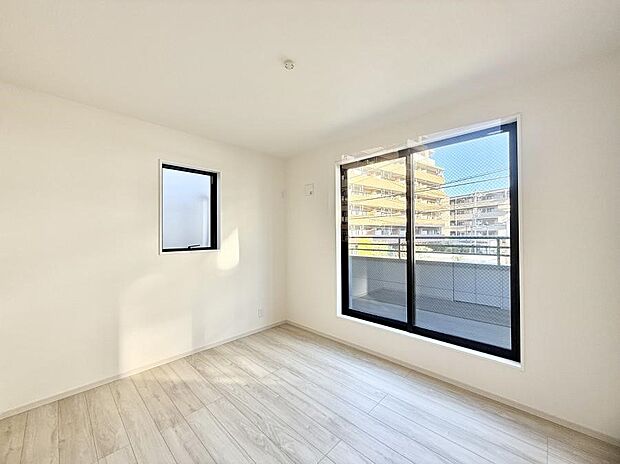 【リビング以外の居室】■清潔感あふれるお部屋で毎日を快適に過ごせます