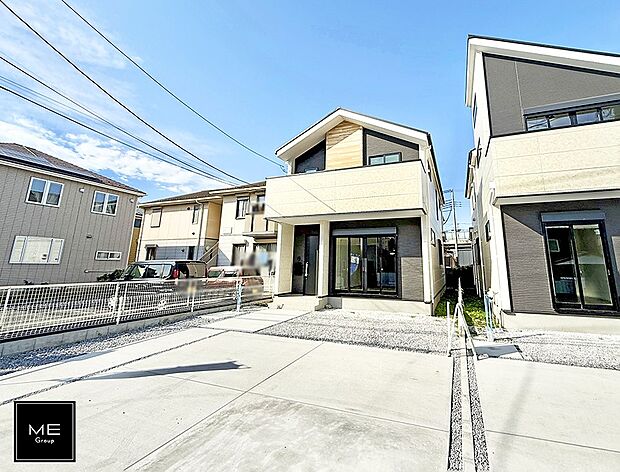 【現地外観写真】■暮らしを彩る充実した設備仕様が備わった住まい