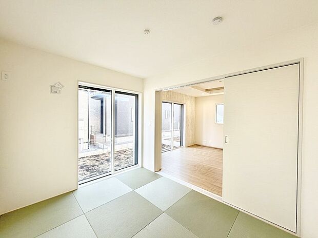 【リビング以外の居室】■清潔感あふれるお部屋で毎日を快適に過ごせます