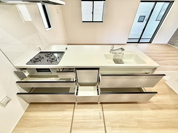 【キッチン】■アイデア広がる、クリエイティブな料理空間