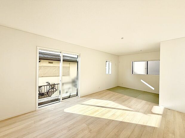 【リビング】■家族の時間を彩る、快適で癒される空間