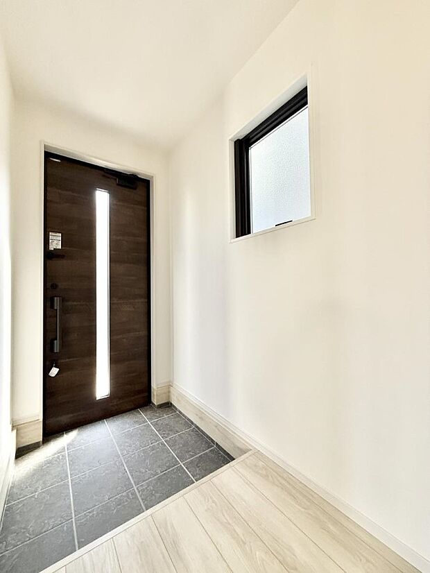 【玄関】■ ここから始まる一日、すっきり整った玄関