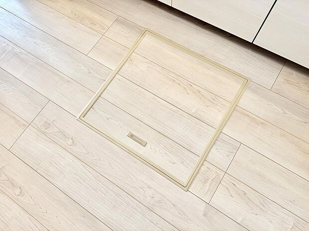 【床下収納】■隠れた収納スペースで家全体がスッキリ