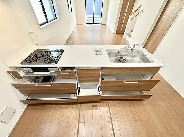 【キッチン】■家族の絆を深める、温もりのあるキッチン