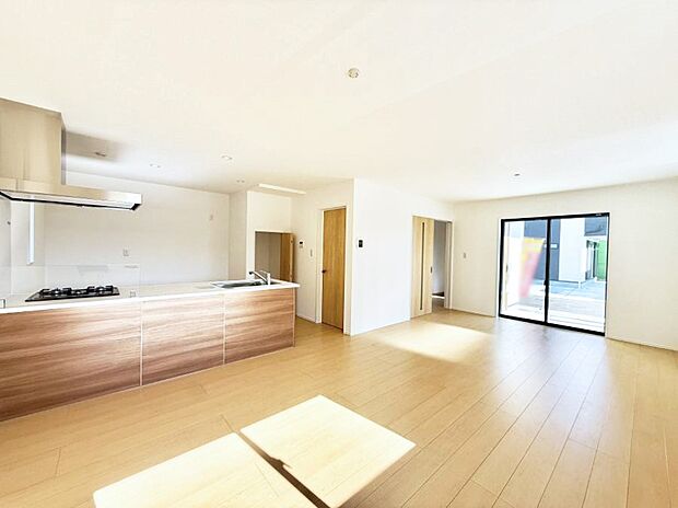 【リビングダイニング】■日常をちょっと特別にする、憩いの空間