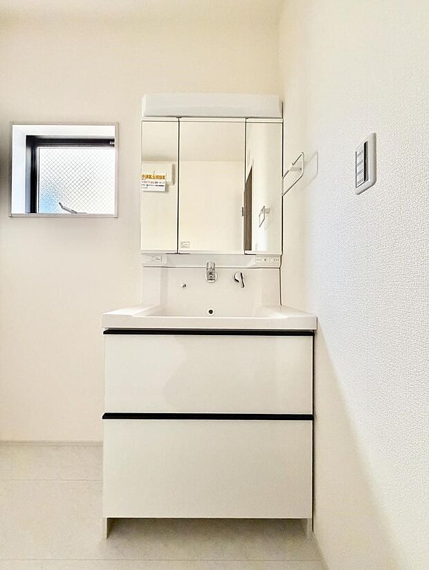 【洗面台・洗面所】■家族みんなが使いやすい配置です