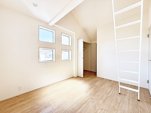 【子供部屋】■家具やレイアウトを自由に配置できるため使い勝手が良く快適に過ごせます