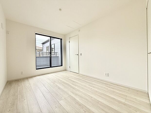 【リビング以外の居室】■落ち着いた雰囲気のお部屋で心が安らぐ空間