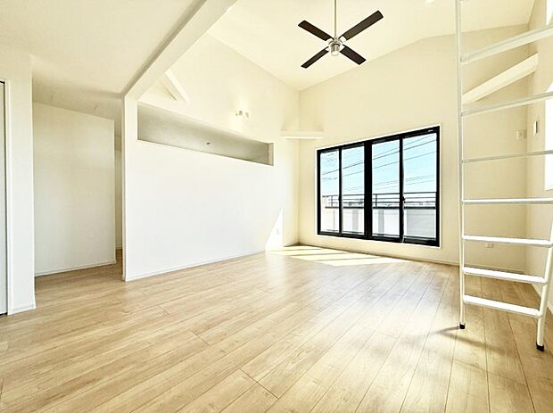 【ダイニング】■家族の笑顔があふれる、くつろぎの空間