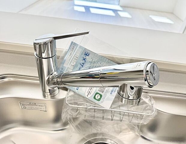 【浄水器】■清潔でおいしい水を手軽に供給してくれます