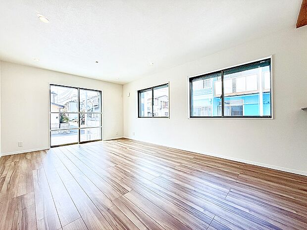 【リビング】■くつろぎと笑顔が集まる、心温まるリビング