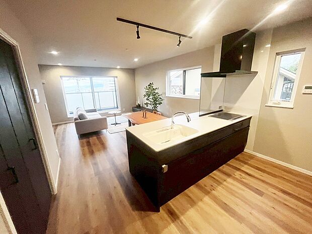 【リビング】■自然と会話が生まれる、心地よいひととき