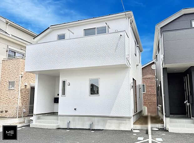 【現地外観写真】1号棟  ■暮らしを彩る充実した設備仕様が備わった住まい