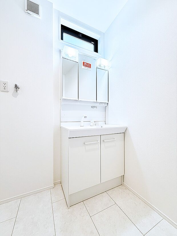 【洗面台・洗面所】■朝の準備がスムーズにできる広さです