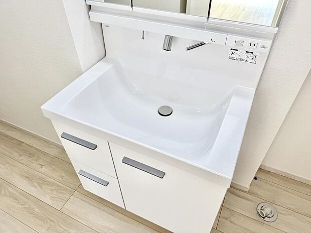 【ハンドシャワー付洗面台】■手洗いや顔を洗う時も快適に使える便利なシャワー