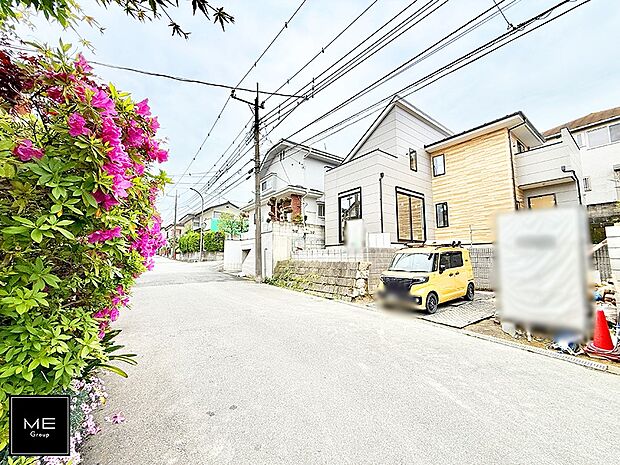 【前面道路含む現地写真】■家族とのお出かけが楽しくなる環境です