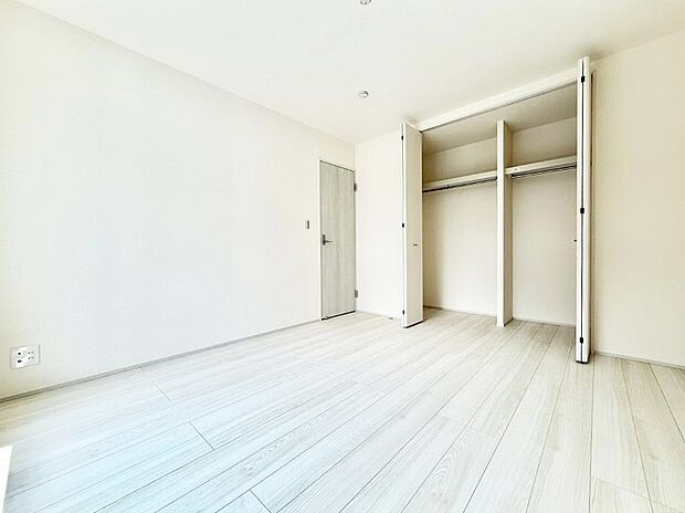 【リビング以外の居室】12号棟 ■シンプルで使いやすい空間がスッキリ感じられます
