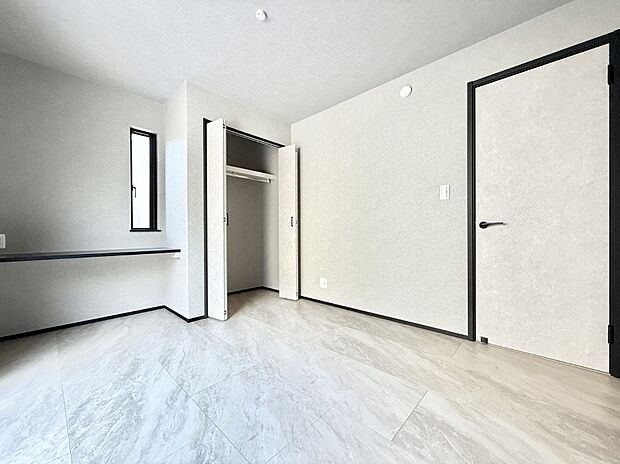 【子供部屋】A号棟  ■家具やレイアウトを自由に配置できるため使い勝手が良く快適に過ごせます