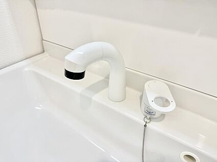 ハンドシャワー付洗面台