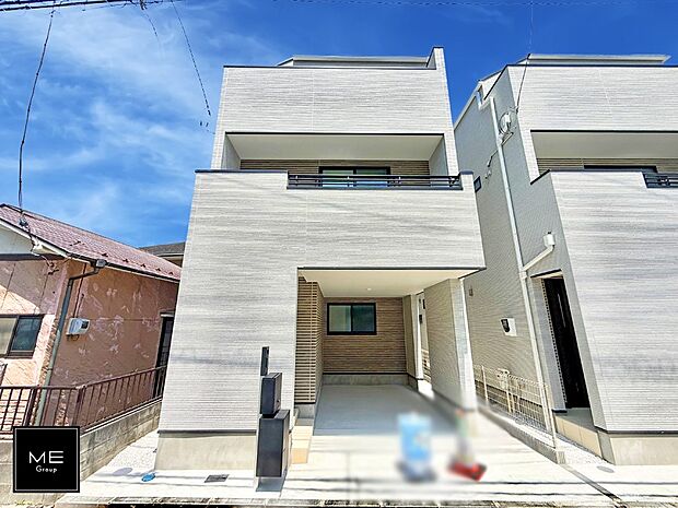 【現地外観写真】1号棟  ■暮らしを彩る充実した設備仕様が備わった住まい
