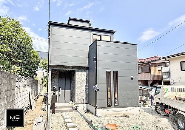 【現地外観写真】B号棟 ■暮らしを豊かにする充実した仕様設備で快適に