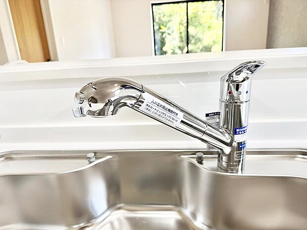 【浄水器】■清潔でおいしい水を手軽に供給してくれます