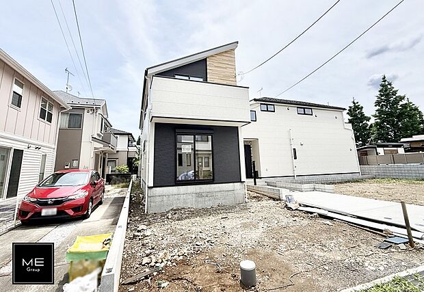 【現地外観写真】2号棟  ■暮らしを彩る充実した設備仕様が備わった住まい