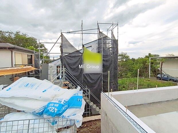【現地外観写真】B号棟  ■暮らしを彩る充実した設備仕様が備わった住まい
