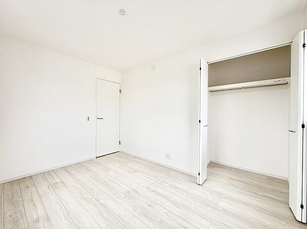 【子供部屋】■家具やレイアウトを自由に配置できるため使い勝手が良く快適に過ごせます