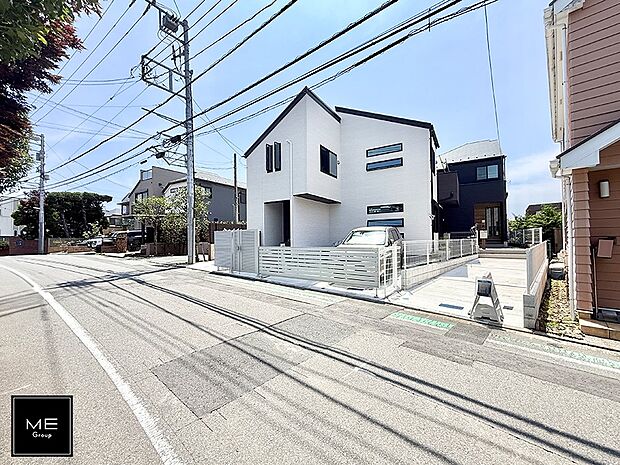 【前面道路含む現地写真】■優雅なラインが、毎日を引き立てます