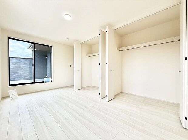 【リビング以外の居室】2号棟  ■落ち着いた雰囲気のお部屋で心が安らぐ空間