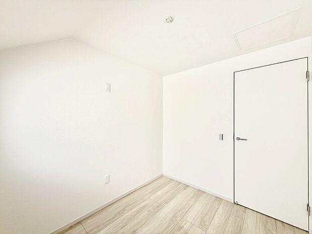 【リビング以外の居室】2号棟  ■機能的で使いやすいお部屋で毎日を快適に