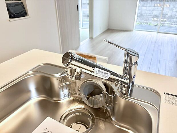 【浄水器】■清潔でおいしい水を手軽に供給してくれます