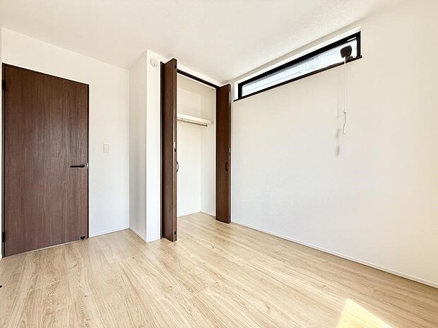 【リビング以外の居室】1号棟  ■シンプルで使いやすい空間がスッキリ感じられます