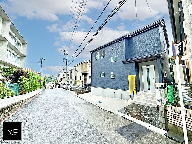 【前面道路含む現地写真】■家族とのお出かけが楽しくなる環境です